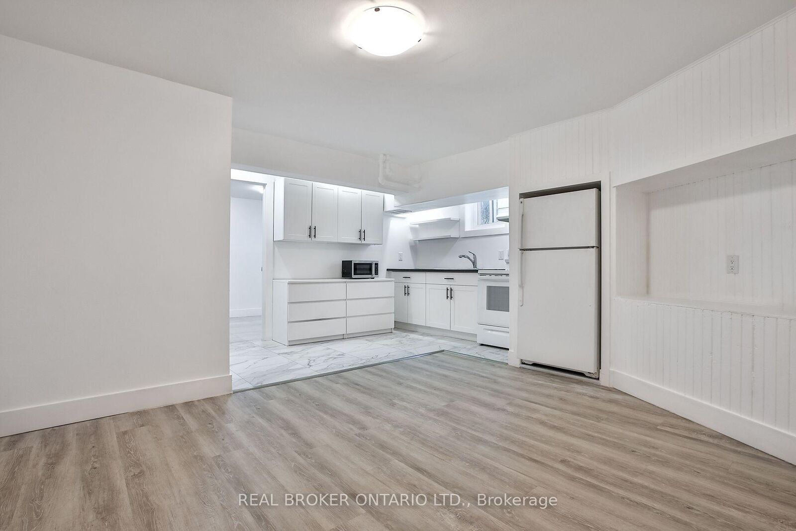 Property Photo:  252 Sixth Street 6  ON M8V 3A7 