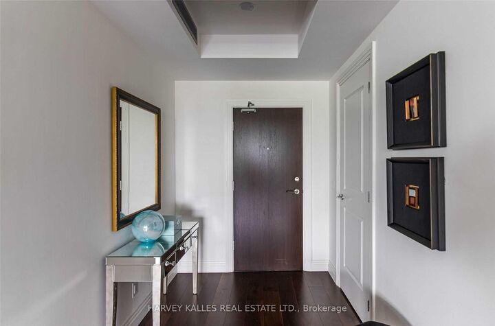 Property Photo: 1 Benvenuto Place 320 ON M4V 2L1