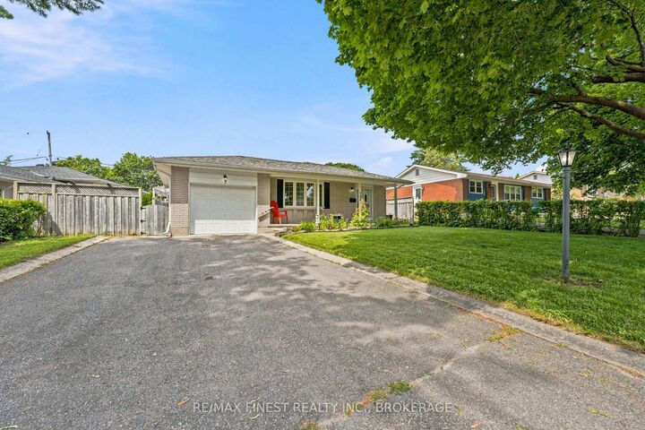 Property Photo: 746 Laidlaw Crescent ON K7M 5M5