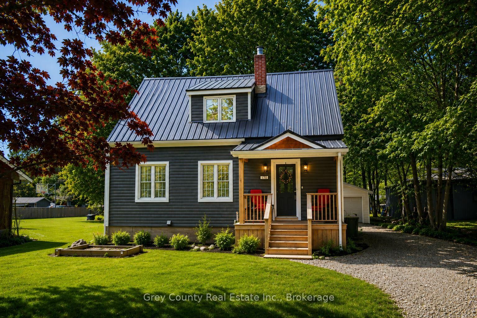 Property Photo:  120 Mark Street W  ON N0C 1H0 