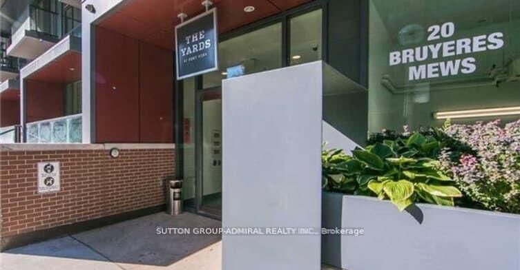 Property Photo:  20 Bruyeres Mews 217  ON M5V 0G8 