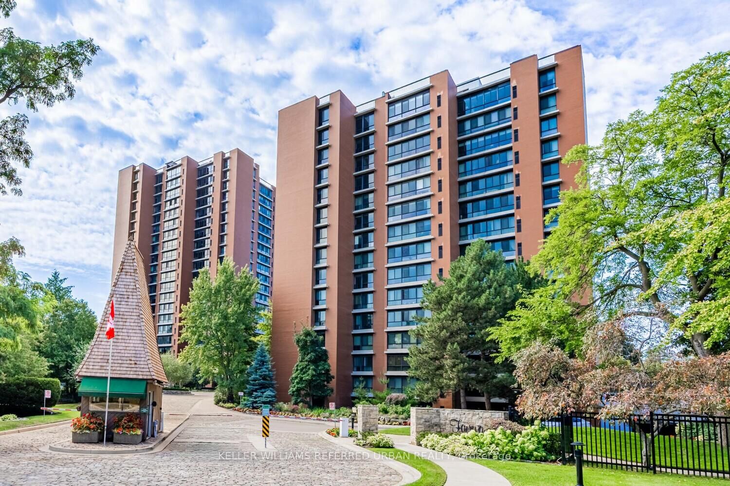 Property Photo:  1400 Dixie Road 1409  ON L5E 3E1 