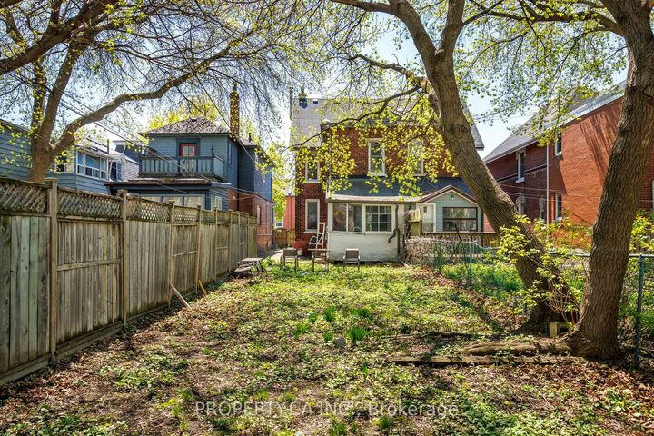 Property Photo:  126 Stephenson Avenue  ON M4C 1G4 