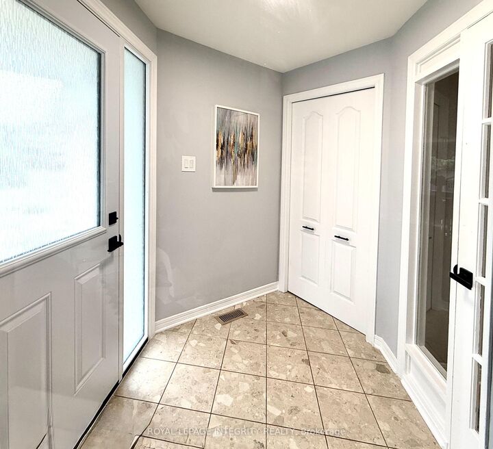 Property Photo: 4 Glenarden Court ON K2G 5V9