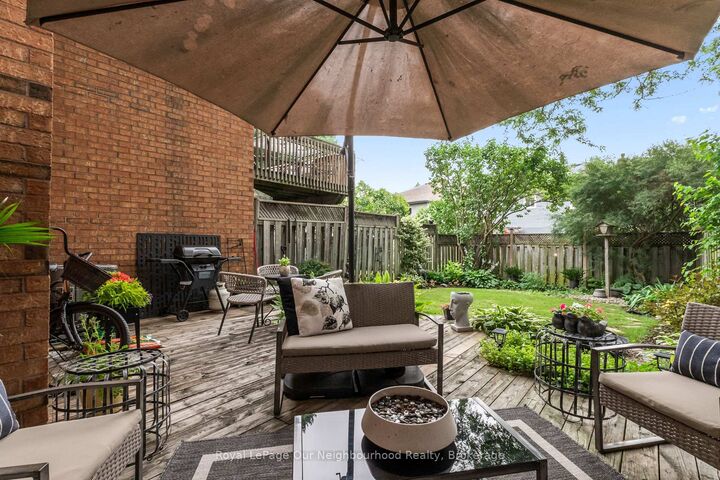 Photo de la propriété:  23 Woodward Drive  ON L1N 8X3 