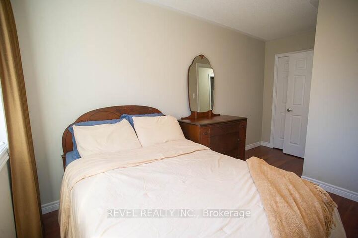 Property Photo: 20 McConkey Crescent 67 ON N3S 0C1