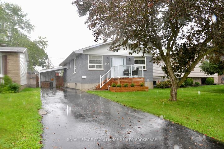 Property Photo:  108 Elmwood Drive  ON K7G 1N9 