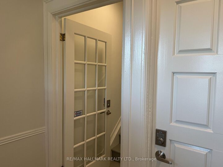 Photo de la propriété:  553 Broadview Avenue Upper  ON M4K 2N7 