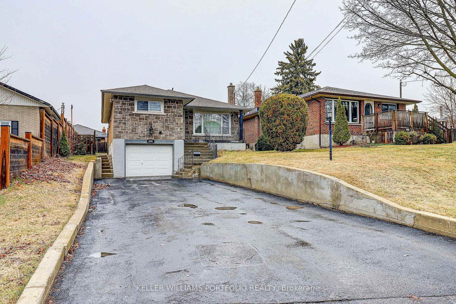Property Photo: 962 Willowdale Avenue Lower Level ON L1H 1W4