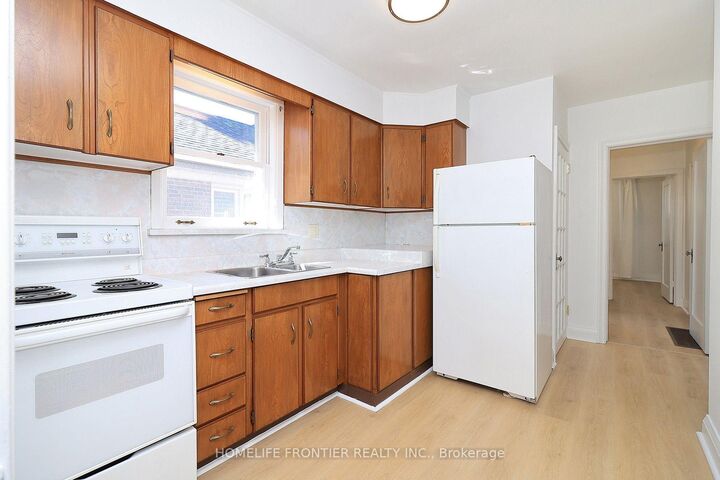 Property Photo: 132 Wesley Street ON M8Y 2X1