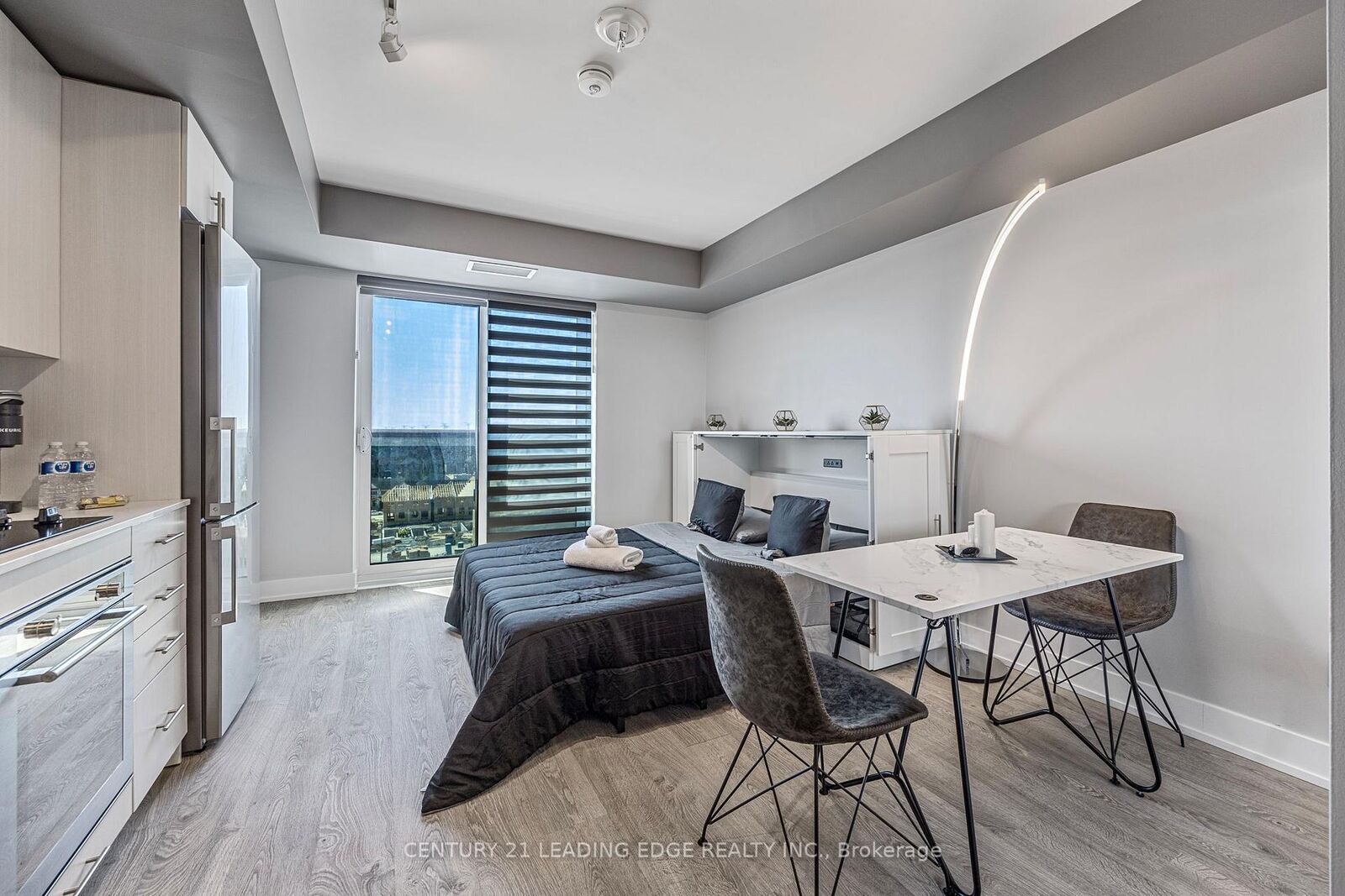 Property Photo:  2550 Simcoe Street N 819  ON L1L 0R5 