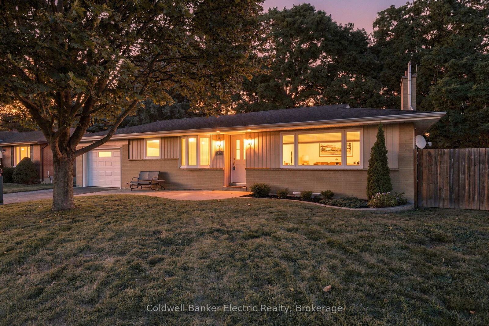Property Photo: 47 Grandview Street N ON L1G 6N6
