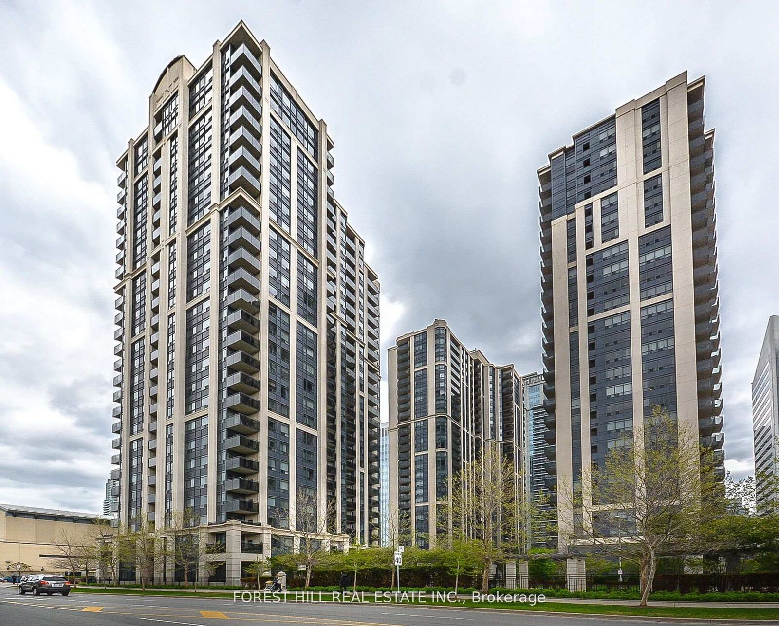 Property Photo:  153 Beecroft Road 2711  ON M2N 7C5 