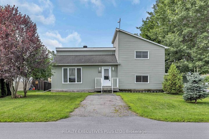 Property Photo: 366 Charron Street ON K4K 1B2