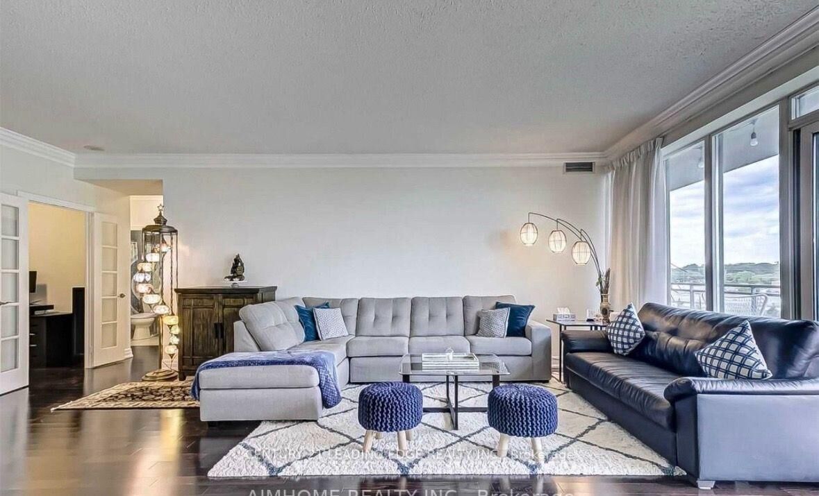 Property Photo: 2119 Lakeshore Boulevard W 607 ON M8V 4E8