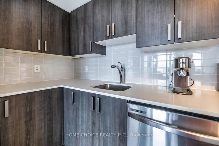 Property Photo:  1480 Bayly Street 518  ON L1W 3R5 
