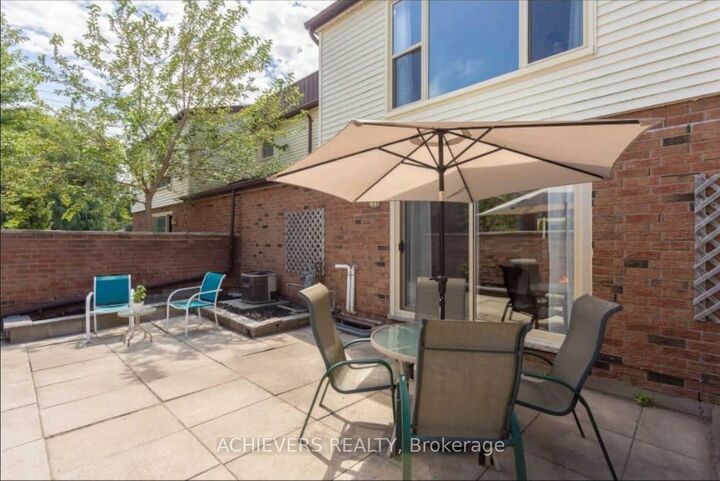 Property Photo: 770 Fanshawe Park Road E ON N5X 1L5