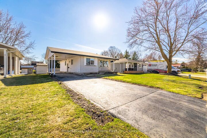 Property Photo: 680 Raglan Street ON N0G 2P0