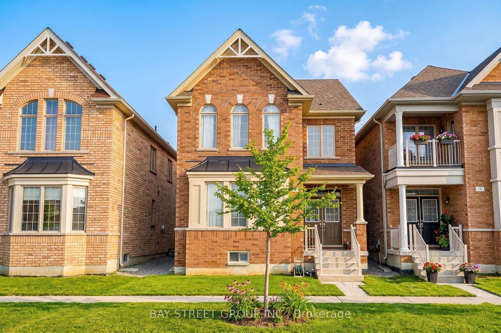Property Photo: 7 Gordon Landon Drive ON L6B 0X9