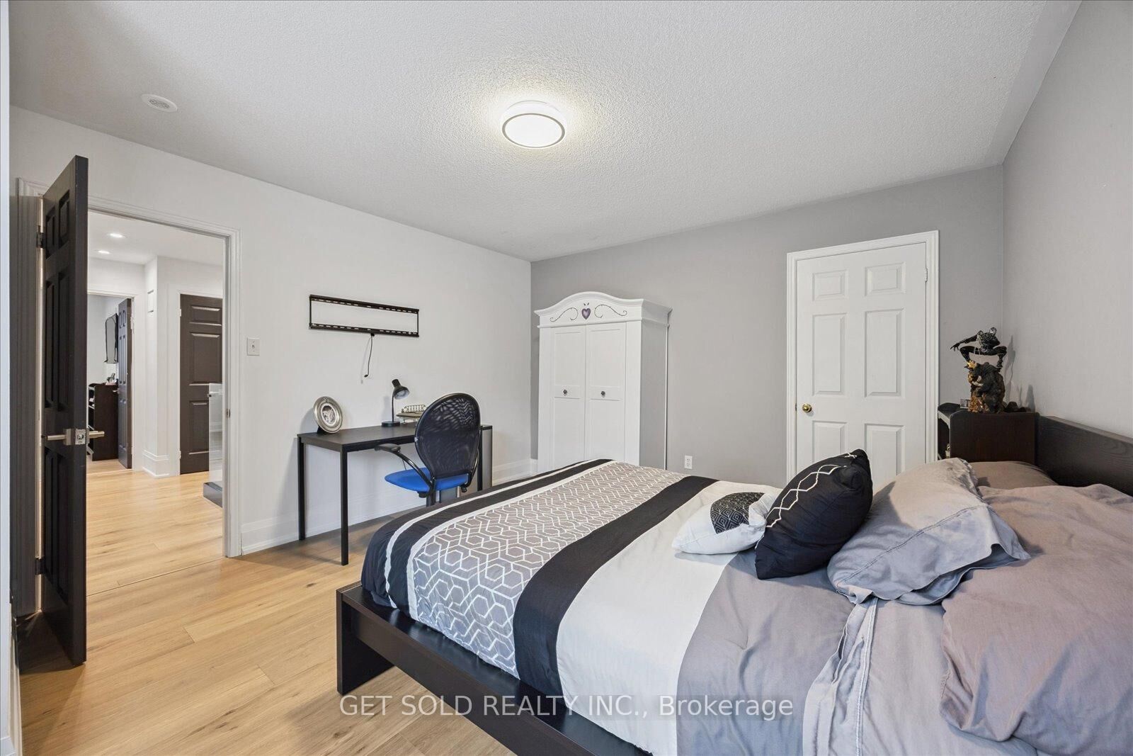 Property Photo: 64 Spence Drive ON L4G 6M6