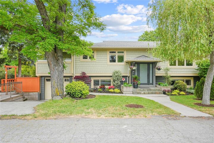 2112 Pentland Rd — photo 1