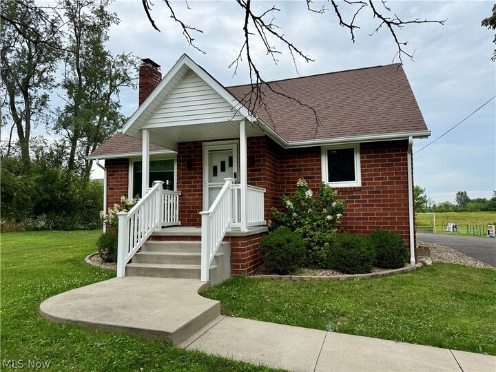 Property Photo: 2476 Ravenna Avenue NE OH 44730