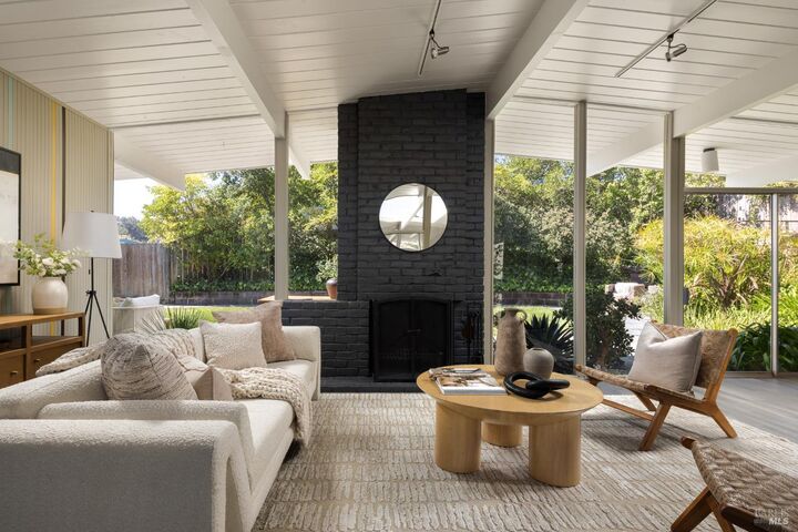 Property Photo: 17 Bolanos Drive CA 94903