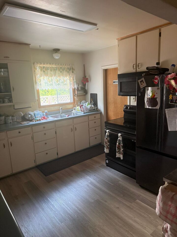Property Photo:  46440 Stevenson Road  BC V2R 4M2 