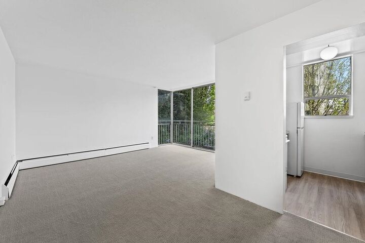 Property Photo: 1250 Burnaby Street 203 BC V6E 1P5