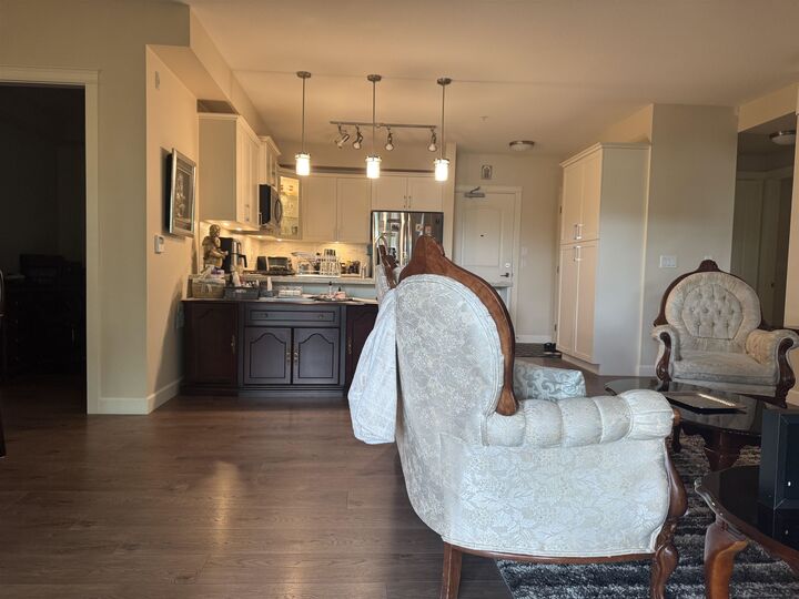 Property Photo: 3535 146A Street 409 BC V4P 0H2