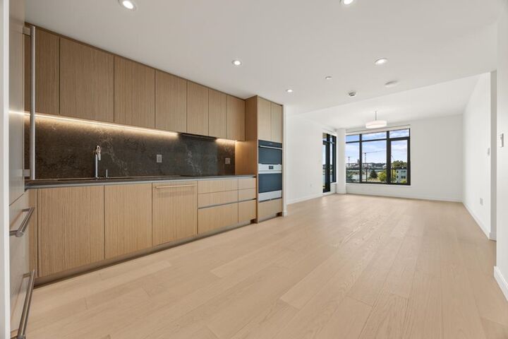 Property Photo:  785 Hourbour Way 501  BC V7P 0G3 