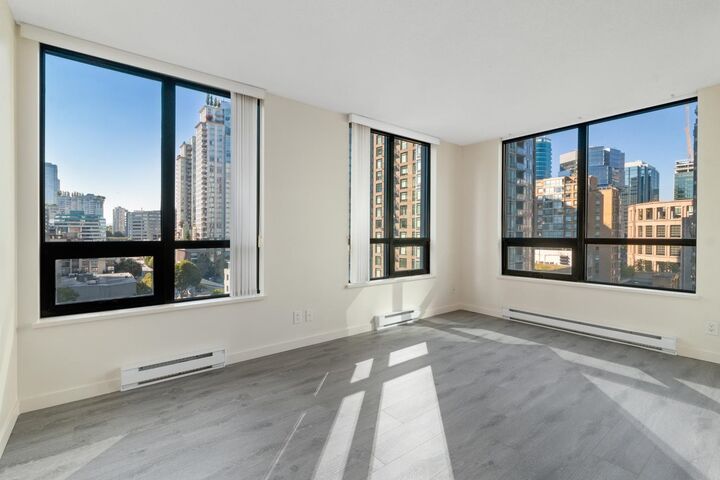 Property Photo:  909 Mainland Street 1409  BC V6B 1S3 