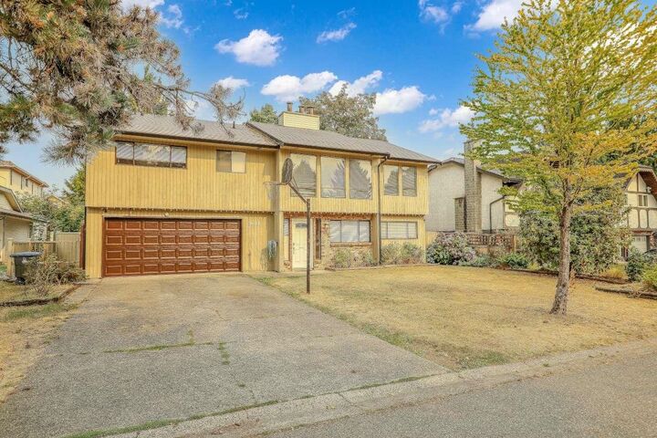 9012 145A Street — photo 1