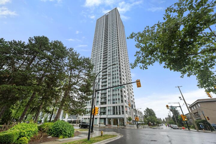 Property Photo: 6468 Willingdon Avenue 1905 BC V5H 0L3
