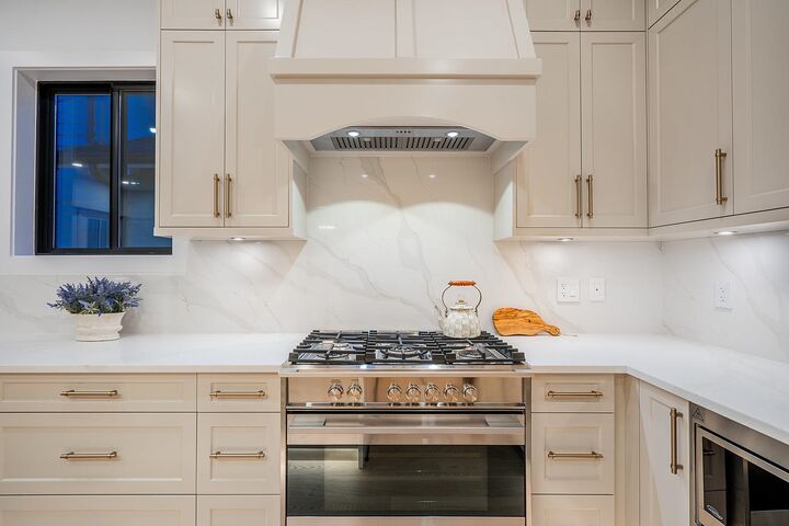 Property Photo: 4557 Parker Street 2 BC V5C 3E1