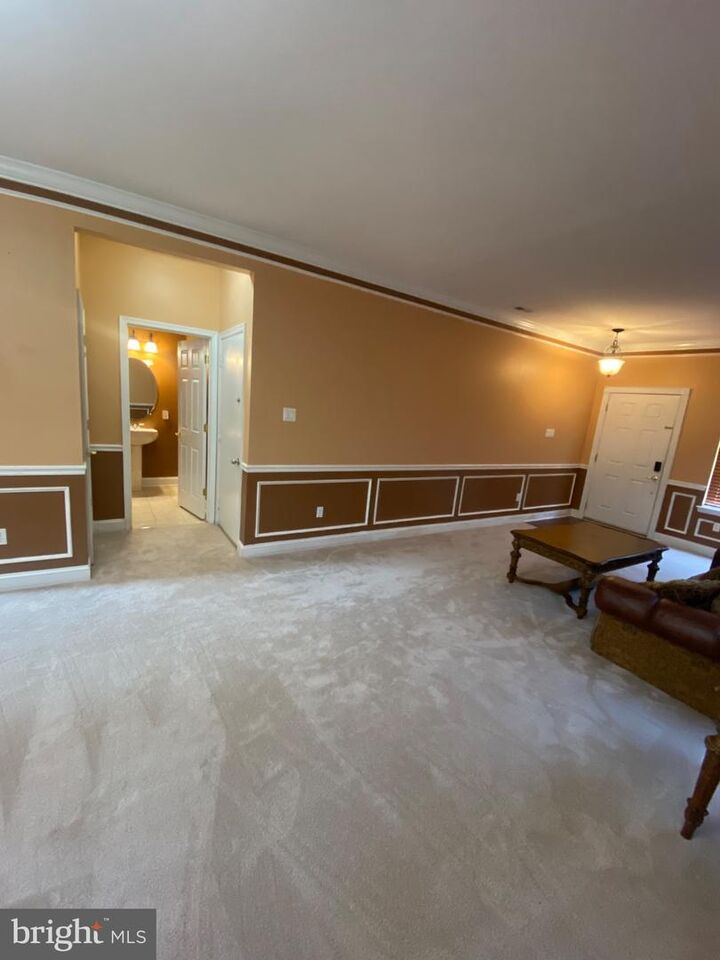 Property Photo:  21 Kingswood Court  NJ 08060 