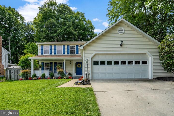 Property Photo: 7809 Roundabout Way VA 22153