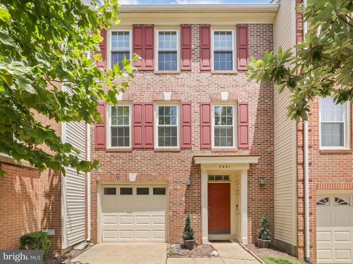 Property Photo: 7441 Heatherfield Lane VA 22315
