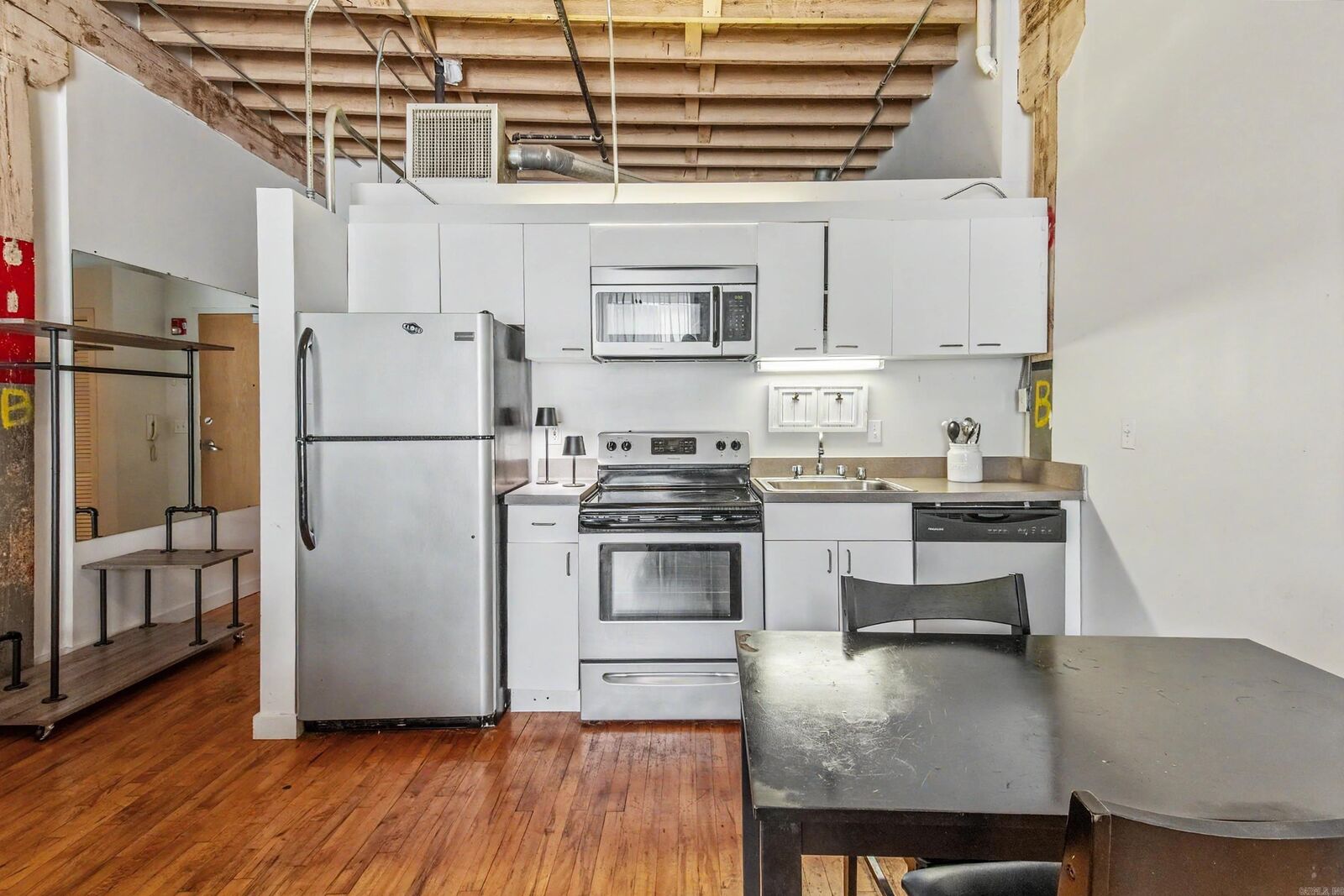 Property Photo:  423 E 3rd #216  AR 72116 