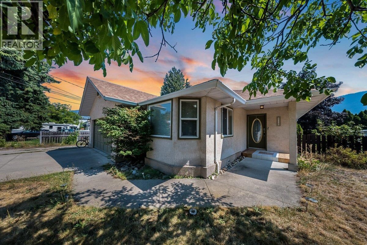 Property Photo:  2507 Columbia Avenue  BC V1N 2X4 