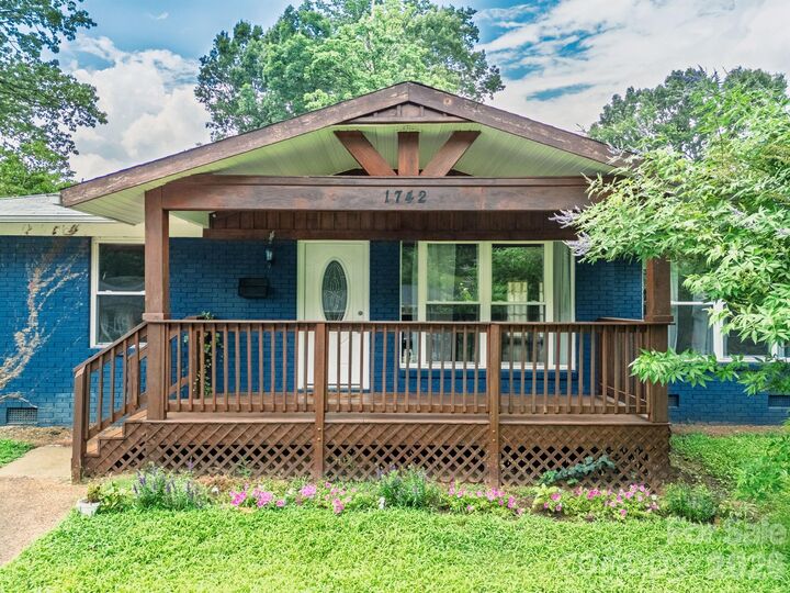 Property Photo:  1742 Herrin Avenue  NC 28205 