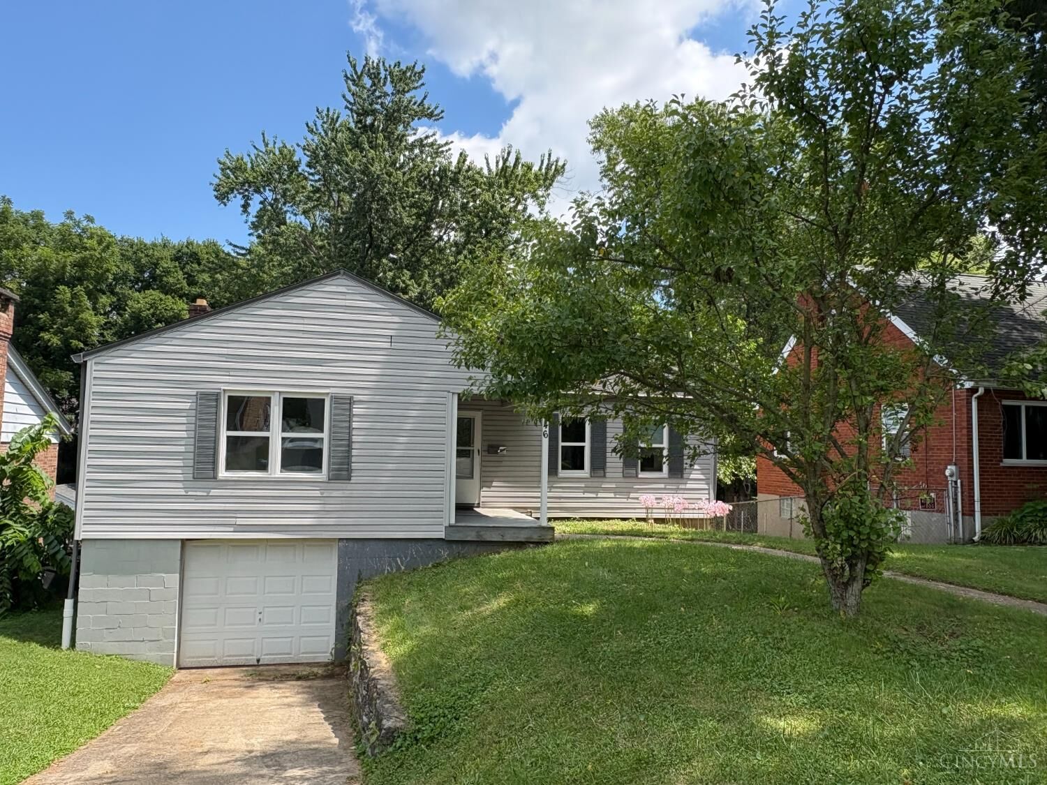 Property Photo: 3646 Lakewood Drive OH 45248