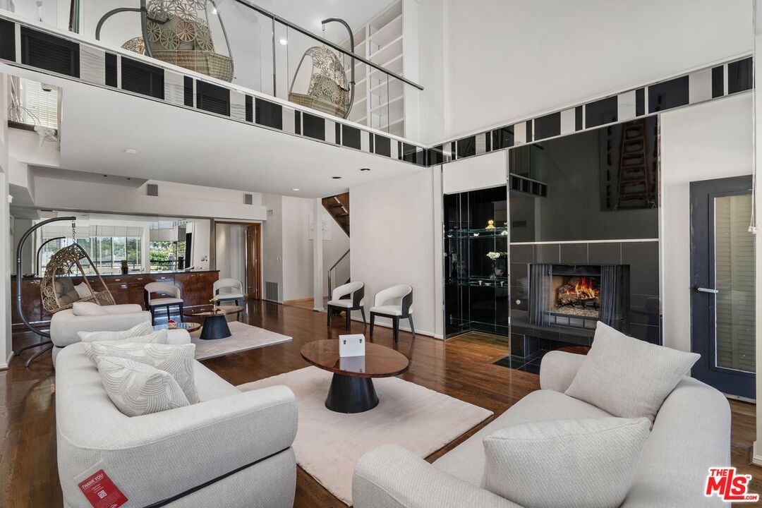 Property Photo:  1360 S Beverly Glen Blvd, Unit Ph301  CA 90024 