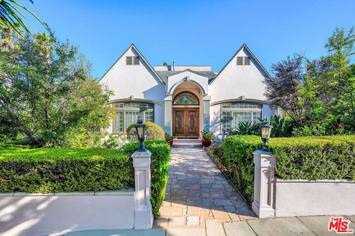 Property Photo:  10810 Rochester Ave  CA 90024 