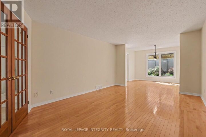 Property Photo: 7012 Notre Dame Street ON K1C 1H7