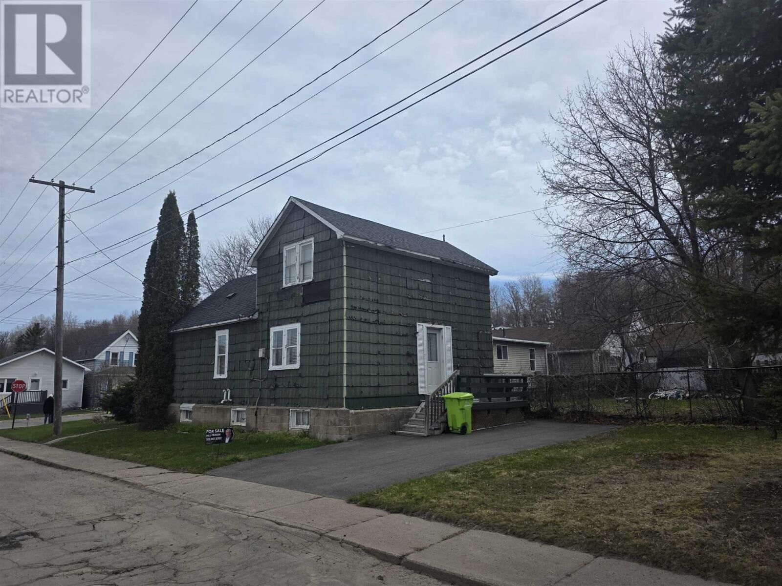 Property Photo:  172 Wilcox Ave  ON P6B 1V7 