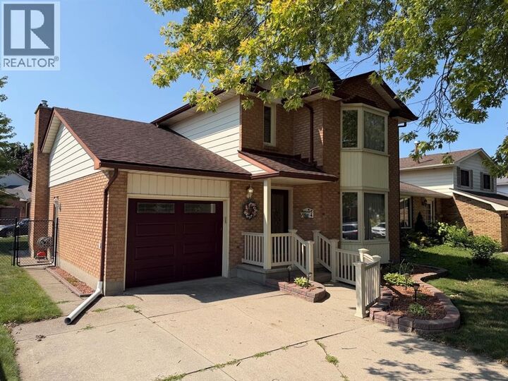 Property Photo:  17 Durco Avenue  ON N7S 4N3 