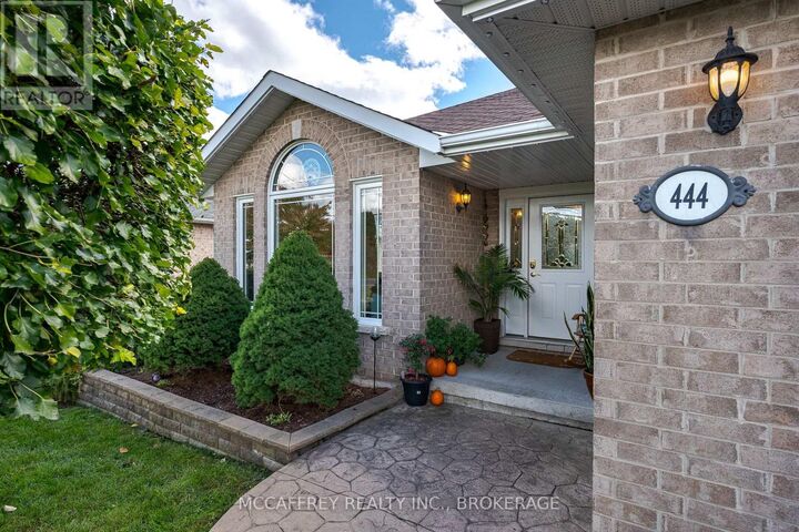 Property Photo: 444 Bridge Street West ON K7R 3L1