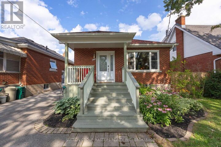 443 College Street — photo 1