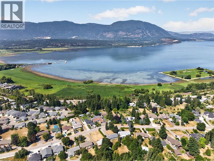Property Photo: 1260 16 Street Northeast BC V1E 2V1